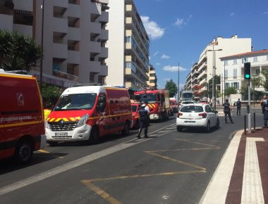 Γαλλία: Πυροτεχνήματα στην Αντίμπ προκάλεσαν αναστάτωση στην πόλη (φωτό)